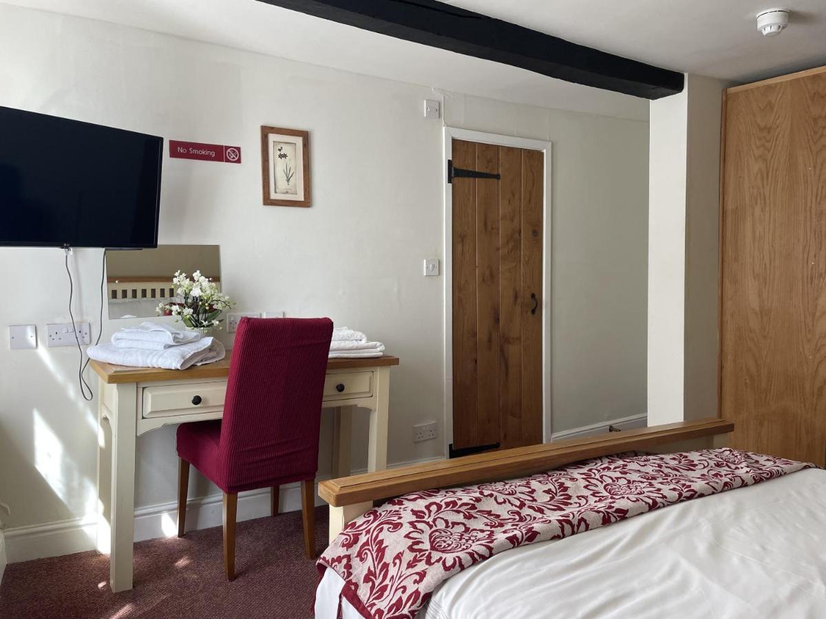 White Hart Hotel Wiveliscombe Oda fotoğraf